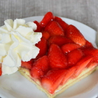 Foto zu Hof Hagedorn: Erdbeerkuchen mit Sahne