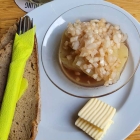 Foto zu Weingut Gudrun Friesenhahn - Straußwirtschaft  : 05.06.26,  Handkäse Taler mit Brot  und  Butter