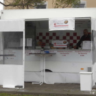 Foto zu Currywurst und Hausmann's Kost: Imbissstand
