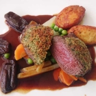 Foto zu Restaurant im Hotel Weinberg-Schlößchen: Medaillion von der Hirschkeule, Sommergemüse, Kräuterkrapfen