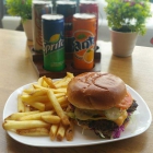 Foto zu Hisham's International Grill: Classic CheeseBurger and  fries