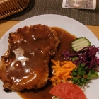 Foto zu Gutsschänke Pfaff : 11.10.26, Schnitzel mit Brot zu 10,50€