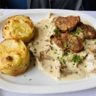 Foto zu Restaurant Bel Air im Land- und Golfhotel Alte Fliegerschule: Schweinemedaillons mit Pfifferlingen und Gratin