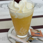 Foto zu Café Waffeloase: Orangen Flip