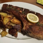 Foto zu Gasthaus Zum Goldenen Hirschen: Saftiges paniertes 21.03.26: Schweinekotlett mit Bratkartoffeln