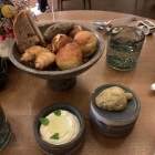 Foto zu Coeur D‘Artichaut - Restaurant: 30.10.25 vor dem Menü Brot hausgebacken