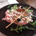 Foto zu Divino: Vitello Tonnato als Wiedergutmachung für den misslungenen Antipasti Teller - das Fleisch diesmal gut gegart und rosa