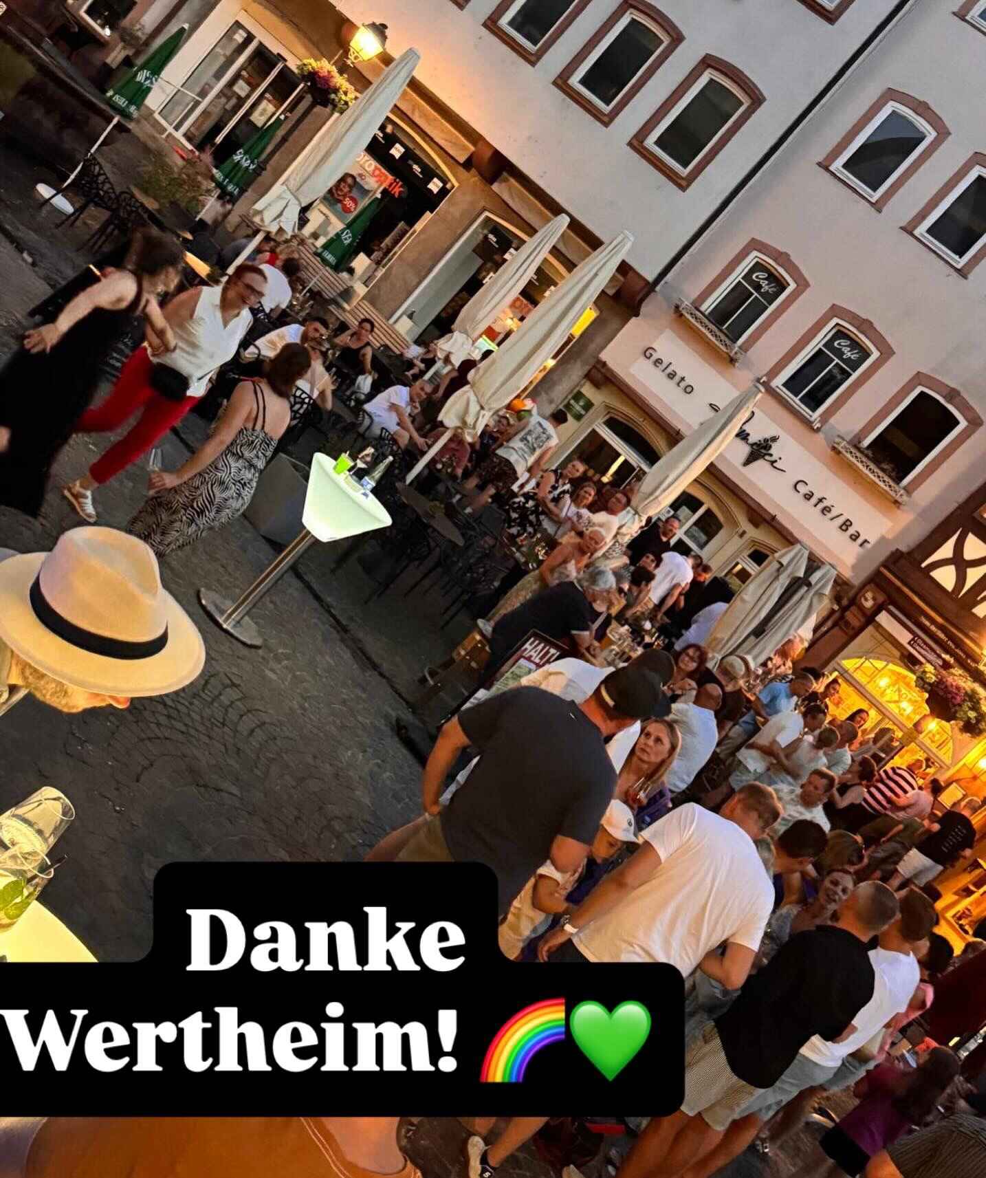 Bild zur Nachricht von grapes - die Weinstube