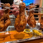 Foto zu Zum Gockelwirt | Hähnchen-Spezialitäten : Hähnchen Unterkeulen (große Portion)