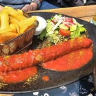 Foto zu JOHO Broiler Bar | Strandbar: Currywurst