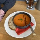 Foto zu Mitten.drIN: Tomatensuppe mit Toskanabrot 2025 6,50 €