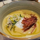 Foto zu Funk me foods Greta‘s: Suppe, knusprige Parmajulienne, pochiertes Ei