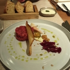 Foto zu Winkelmann: Tatar vom Rind - süß-saures Gemüse - Sonnenblumenkerne - Senf