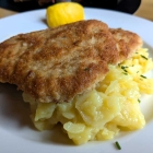 1A-Kartoffelsalat mit Schnitzelhaube