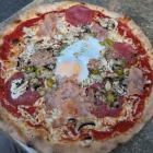 Foto zu Pizzeria Paradiso da Marco: Mamma mia, was ein saftig belegter Teigfladen!
