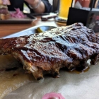 Für den sanften Rippchen-Verzehr war kein Messer notwendig...