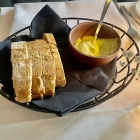 Foto zu Due Fratelli: Trüffelbaguette mit Aioli.