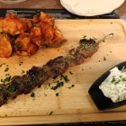 Foto zu Great | Griechisches Restaurant: Kontosouvli - Schweinespieß mit smashed Potatoes - Fleisch schön würzig und saftig
