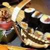 Thunfisch-Gunkan und Maki