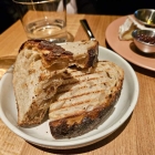 Foto zu Grape & Salt: Geröstetes Landbrot