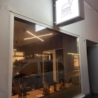 Foto zu Burger & Wein by UnterFreunden: Außenansicht