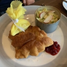 Foto zu Restaurant L99: 28.9.25 Sonntag Lunch, WIENER SCHNITZEL -DAS ORIGINAL VOM KALB-  Kartoffel -oder Blattsalat & Preiselbeeren