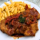Foto zu Neupotzer Stub: Paprikaschnitzel mit Pommes (Tagesessen)