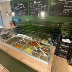 Foto zu Simico Streetfood: Die Theke.