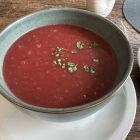 Foto zu Landware-Imbiss Schloss Beuchow: 26.3.26 fein abgeschmeckte Rote Beete Suppe