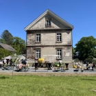 Foto zu Klön Café Rönsahl: Außenbereich im Sommer