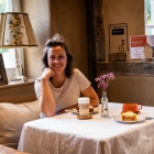 Foto zu Klön Café Rönsahl: Gastgeberin Bella Hettich