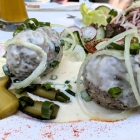 Foto zu Hütte am Hilschweiher: Pälzer Flääschknepp mit Meerrettichsauce