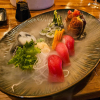 hinten rechts - Fried Rolls aus Lachs im Tempuramantel