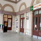 Foto zu Raja's Curry Haus: Zugang vom Bahnhofsvorplatz