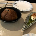 Foto zu BomBom Restaurant: Senfbierbrot mit Gewürzbutter - köstlich