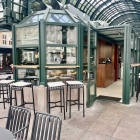 Foto zu Pinot Bistro: Das Pinot Bistro auf dem Rathausmarktplatz.