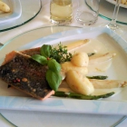 Foto zu Restaurant im Stadttheater: Lachsforelle mit Spargel