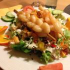 Foto zu Wasserliescher Hof Speisegaststätte: Großer bunter Salatteller 