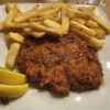 Schnitzel Wiener Art mit Pommes