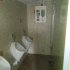 Foto zu Brauerei Gasthof Kreutzberg: Herrentoilette