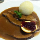Foto zu Schwarzes Roß Gasthof: Wildschweinbraten zu 14,50€ mit Rotkraut u. Klößen