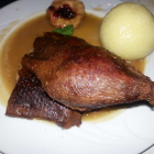 Foto zu Schwarzes Roß Gasthof: Gans mit Klößen u. Rotkraut 2016