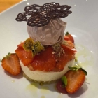 Foto zu Restaurant Oldenburger Hof: Mascarponetörtchen, Erdbeer-Rhabarber