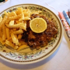 Foto zu Schlossschenke Wackerstein: Schnitzel mit Cornflakes-Panade