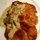 Foto zu Landgasthaus Böß: 26.03.16: Saftiges, goldgelbes Schnitzel mit frischer Champignonsauce
