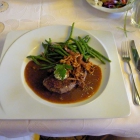 Foto zu Hotel Dirsch: Rinderrückensteak mit Bohnen